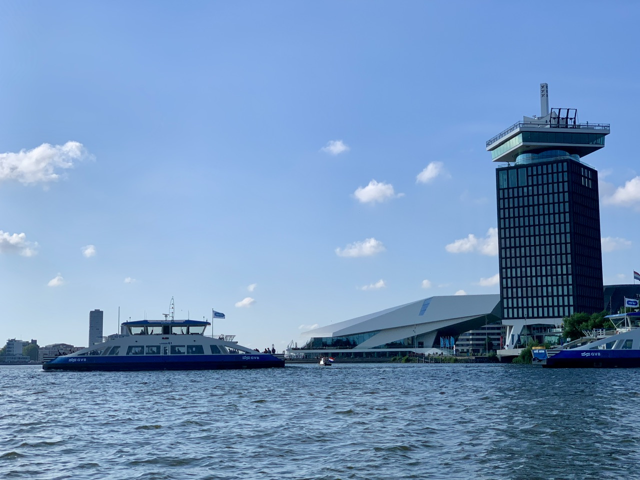 Landsby idyl og historiske dæmninger lige om hjørnet fra det centrale Amsterdam