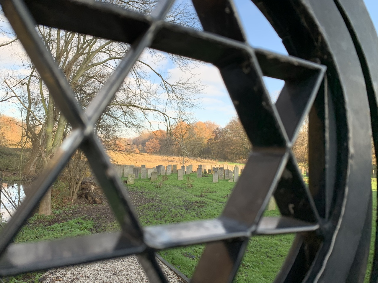 Landsby idyl og historiske dæmninger lige om hjørnet fra det centrale Amsterdam