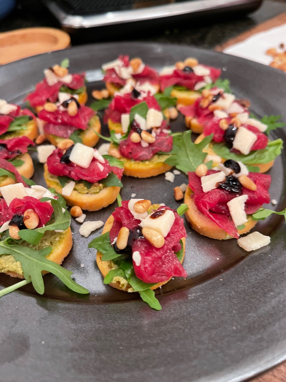 Dimsebrød med carpaccio