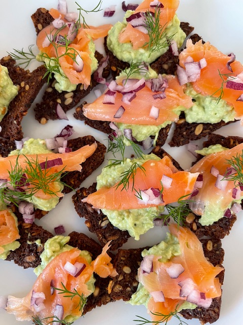 Dimsebrød  med laks og avokado