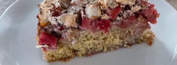 Rabarberkage med nøddemarengs