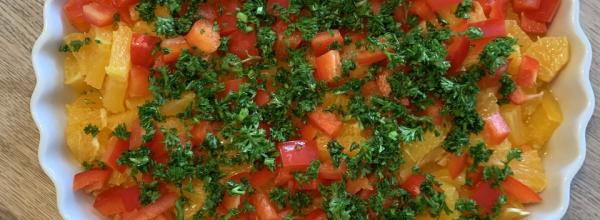 Appelsinsalat med Rød peber